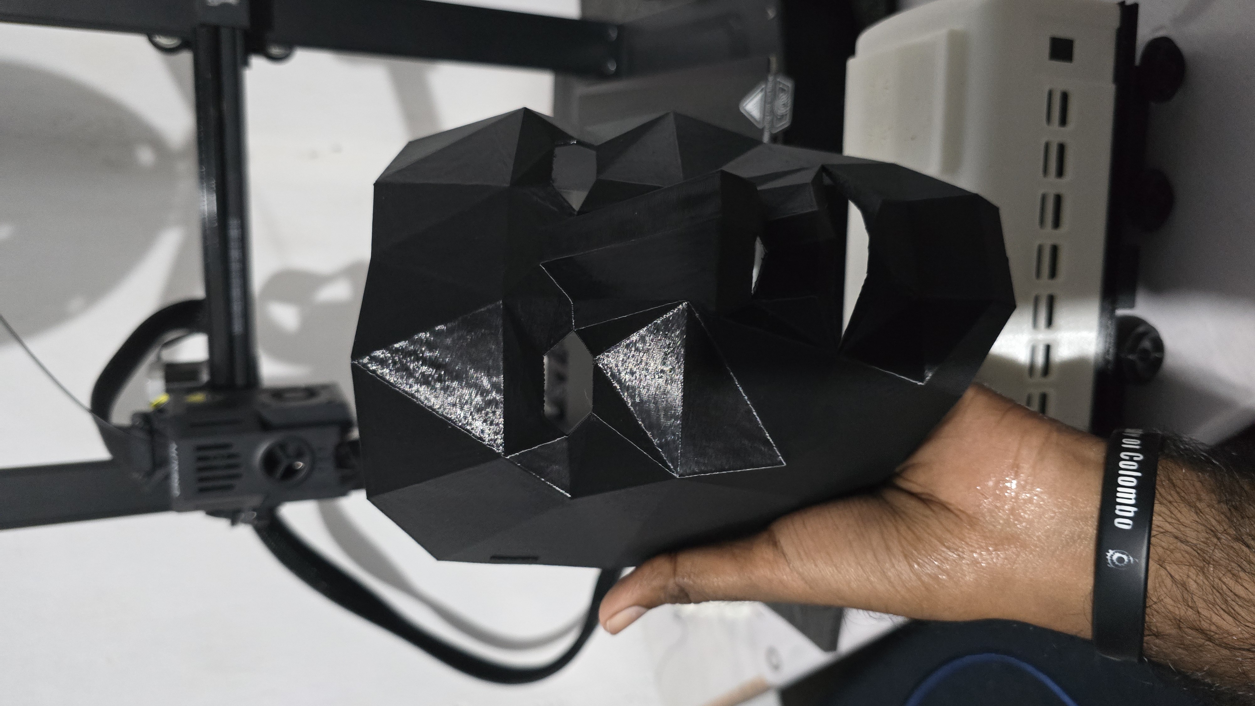 Low-Poly 3D Printed Mask